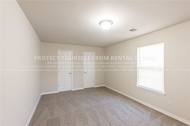 Building Photo - 3806 SW Hansom Loop