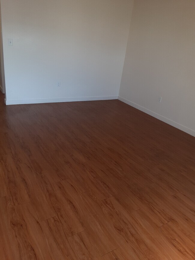 Building Photo - 112 S Delano St