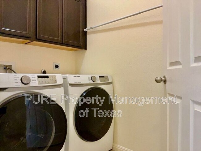 Building Photo - 2946 Todd Tr