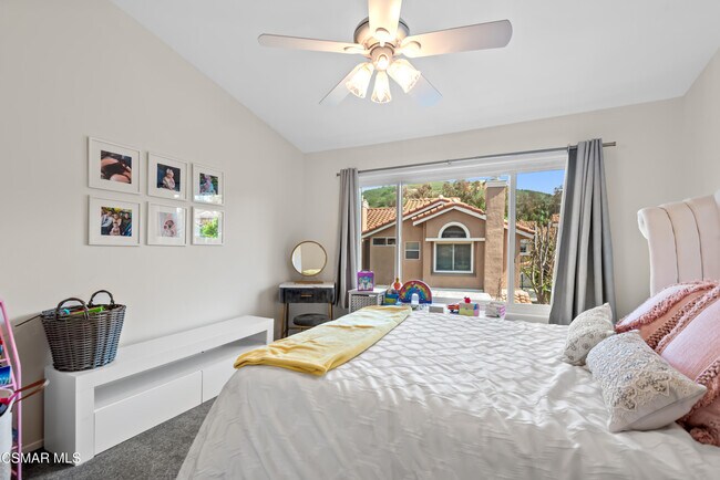 Building Photo - 4894 Santo Dr