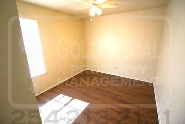 Building Photo - 2807 Leroy Cir
