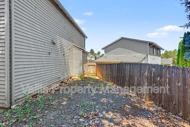 Building Photo - 5260 Springcrest Dr S