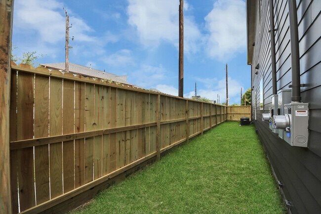Building Photo - 4607 Gunter St