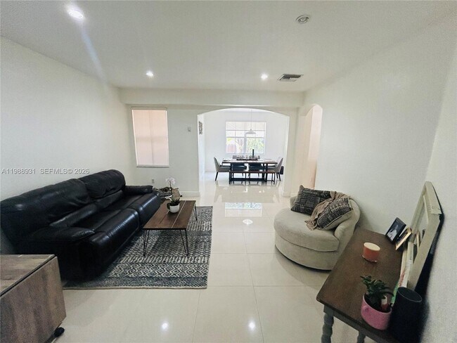 Building Photo - 10963 NW 87th Ln