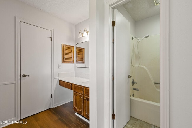 Building Photo - 116 Longfellow Dr