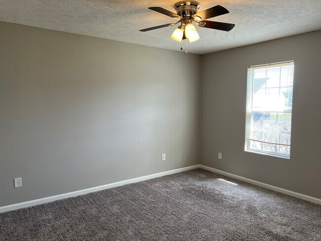 Building Photo - 1417 Journey Dr