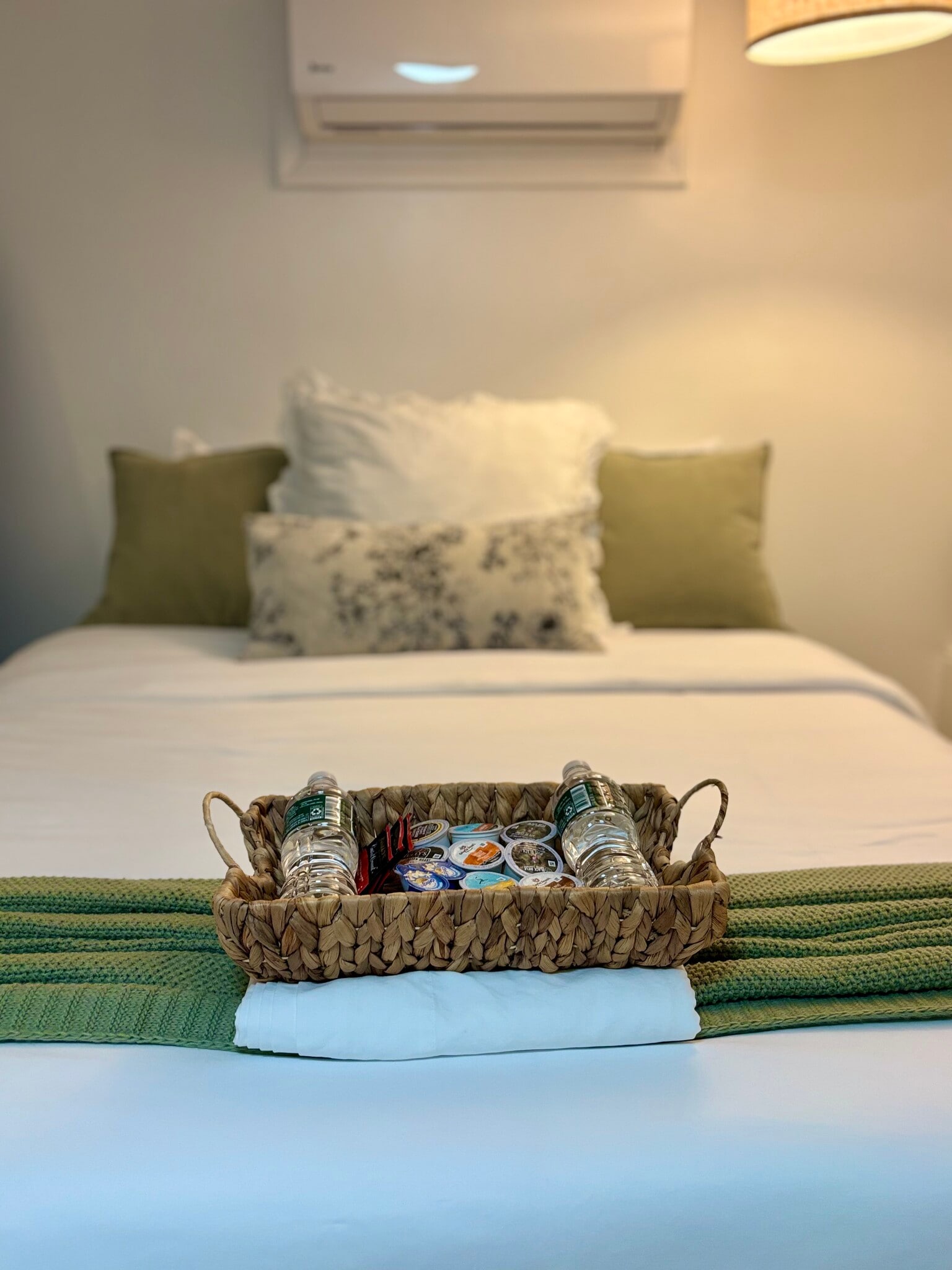 Building Photo - 256 Aqueduct Rd