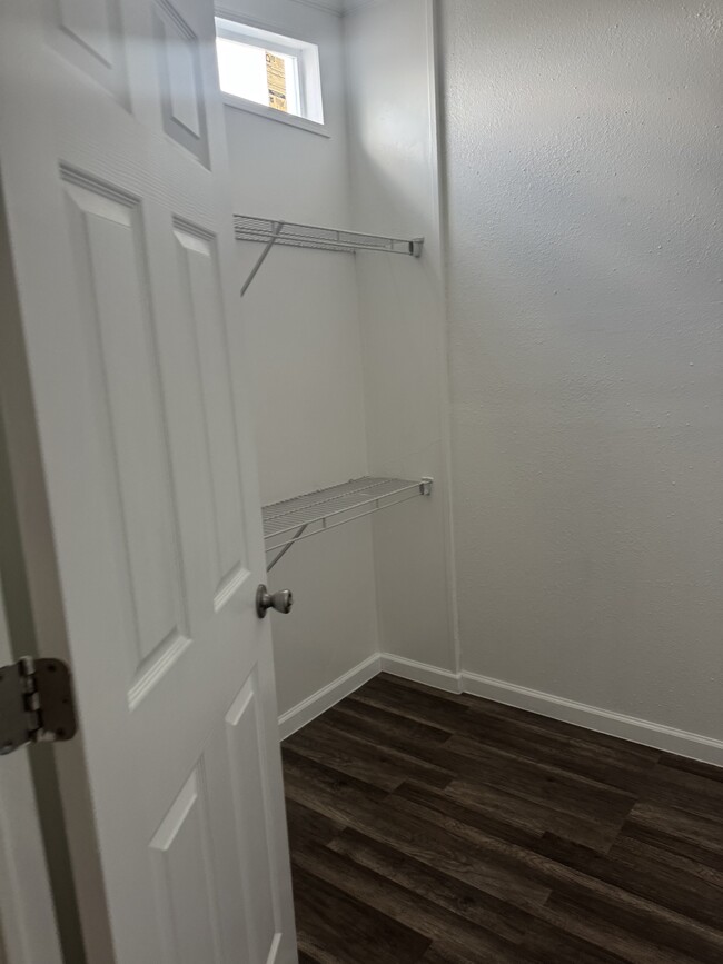 Walk in Closet - 4786 County Road 406