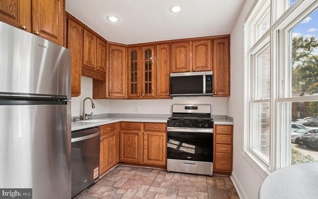 Primary Photo - 5105 Overlook Park