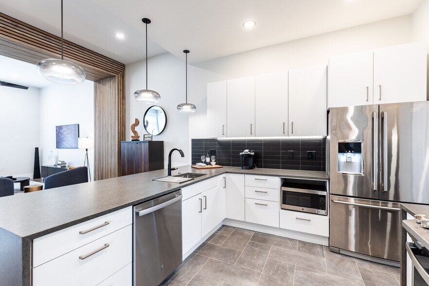 Building Photo - 795 E McMillan St