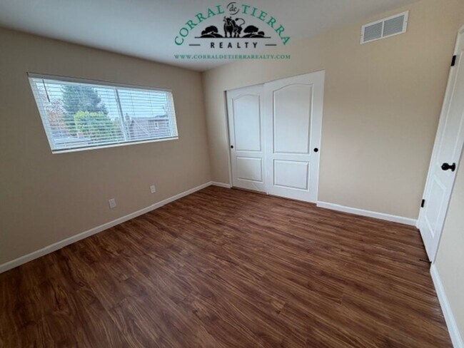 Building Photo - Stunning Single-Family Home in the Prestig...