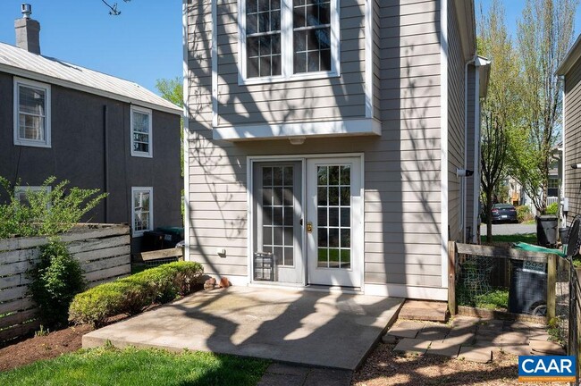 Building Photo - 614 Belmont Ave