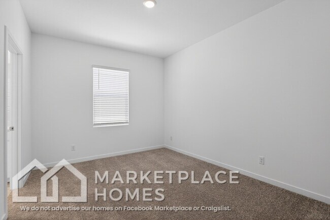 Building Photo - 2650 Marlette Ave