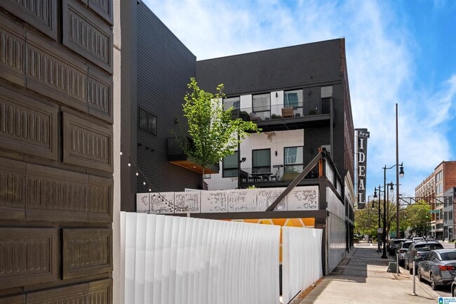 Building Photo - 1801 2nd Ave N