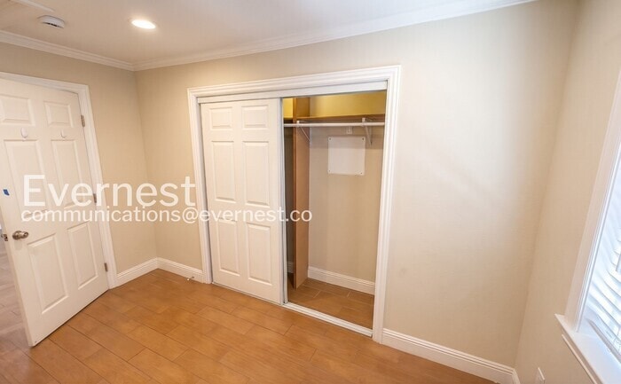 Building Photo - 1111 Madera Ave