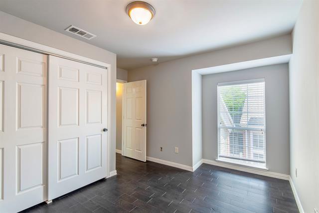 Building Photo - 6220 Bentwood Trail