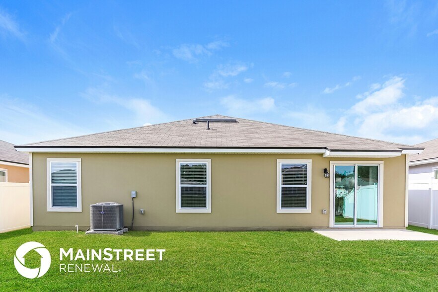 Building Photo - 2438 Sea Palm Ave