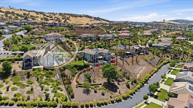 Building Photo - Executive Gated Rental with Stunning Views & Solar!