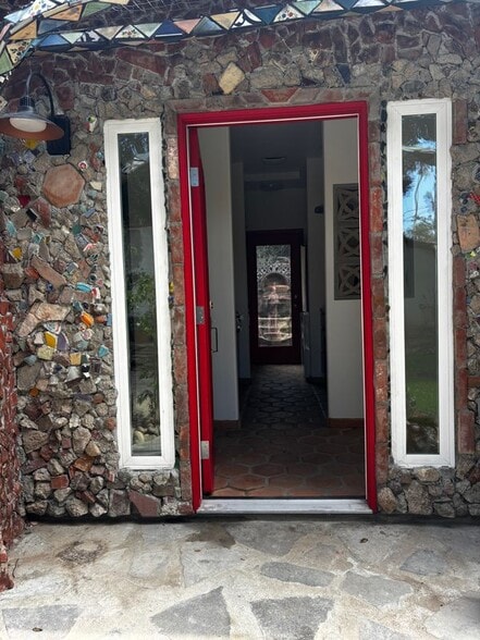 Building Photo - 1802 N Raymond Ave