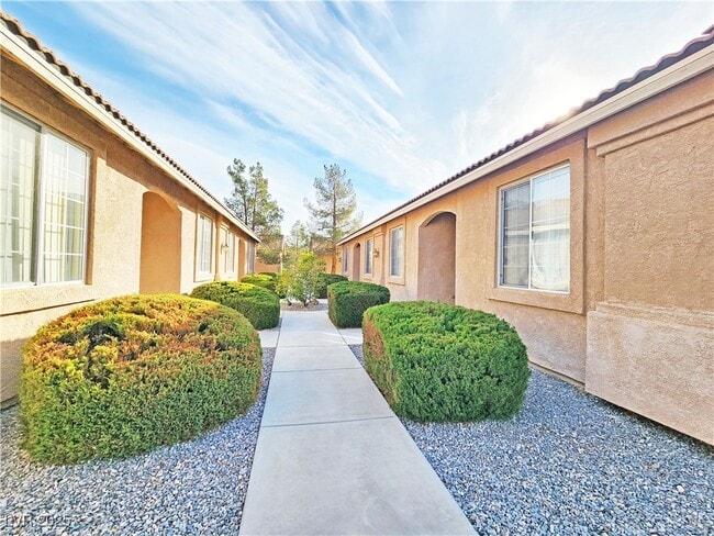 Building Photo - 1340 Pocahontas Ave