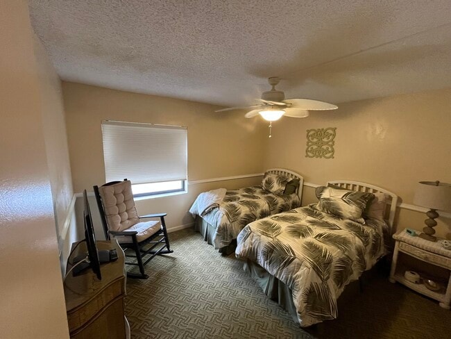 Building Photo - 12870 Briarlake Dr