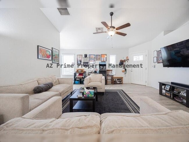 Building Photo - 15614 N 34th St