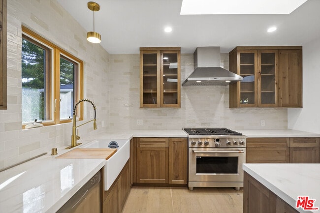 Building Photo - 3604 Stewart Ave