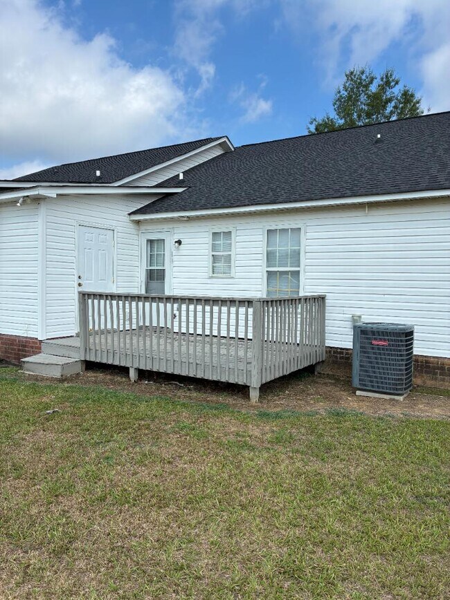 Building Photo - 4202 Thistle Dr NW