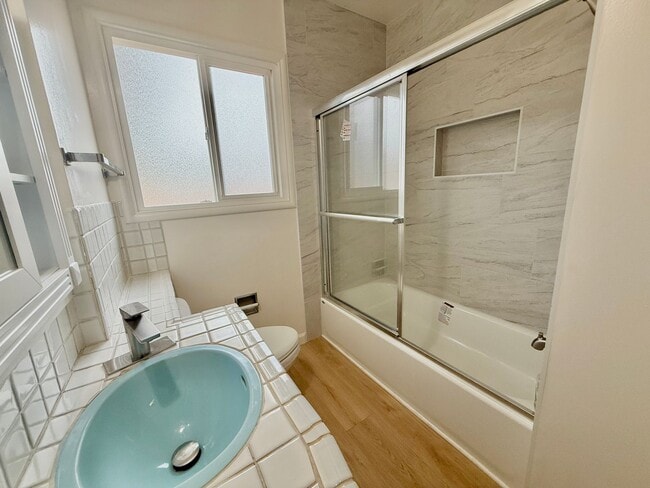 Building Photo - Updated El Cerrito Home with New Kitchen Appliances, Private Deck & Great Walkability