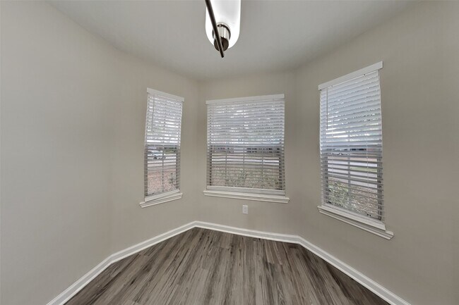 Building Photo - 18131 Gravenhurst Ln