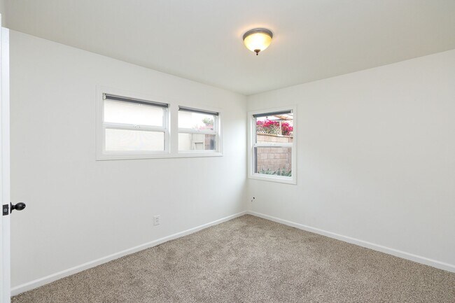 Building Photo - 3 Bedroom + 2 Bathroom Duplex | Silverstrand | Oxnard | Unfurnished