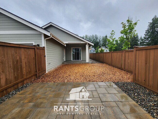 Building Photo - Single-Story 1,915 sq. ft. Home with 2-Car...