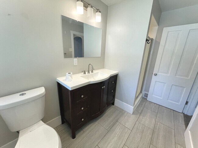 Building Photo - 2 Bed 2 Bath Provo House