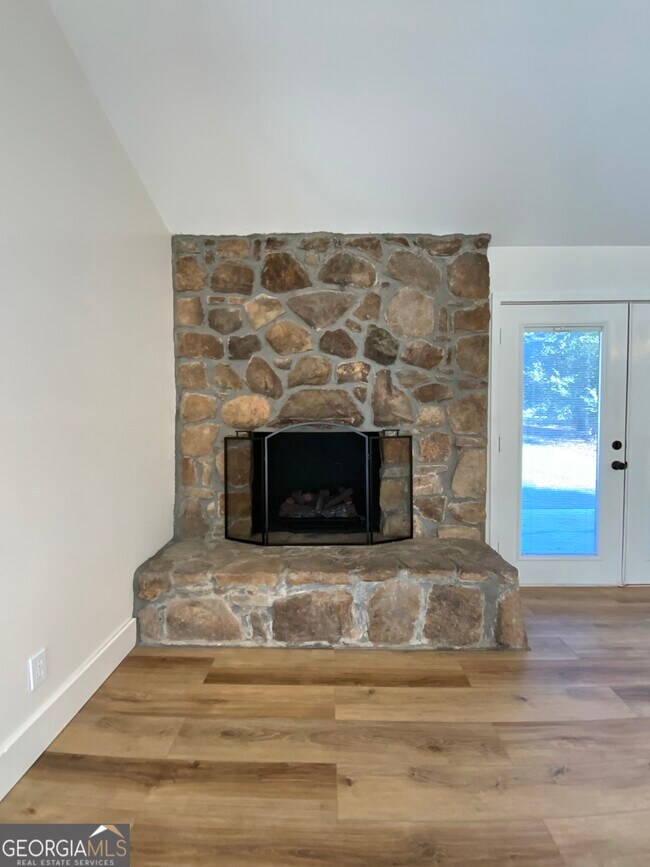 Building Photo - 5569 Fosters Mill Rd