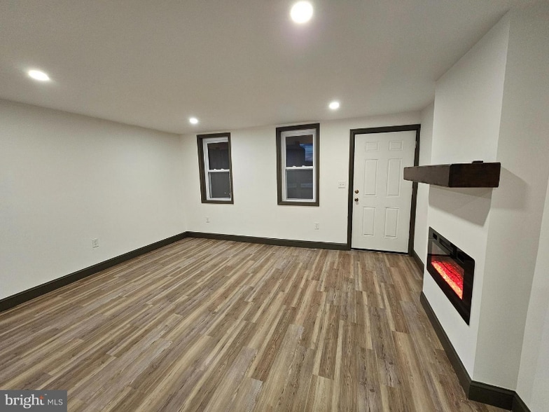 Building Photo - 211 S 2nd St