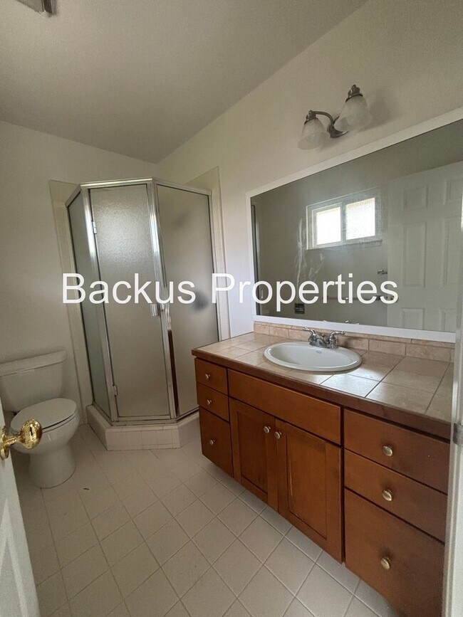 Building Photo - Beautiful three bedroom home in Carmel