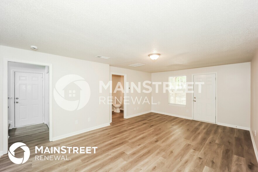 Building Photo - 930 Castlerock Way