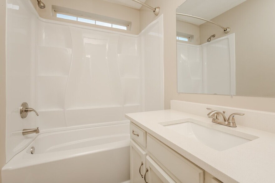 Building Photo - 3108 Creekview Ln