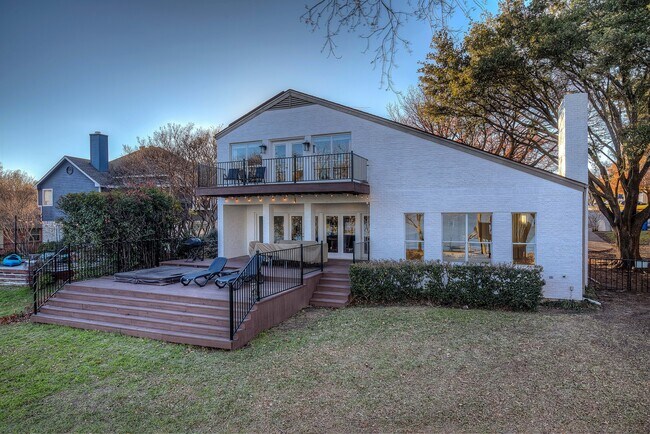 Building Photo - 8402 Columbia Dr