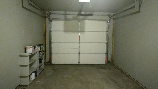 Building Photo - Nice 2 Story Townhome with Attached Garage...