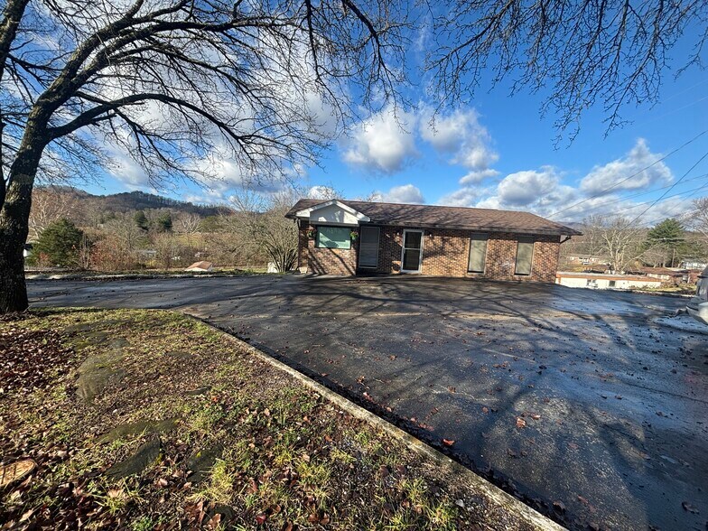 Building Photo - 2643 Lake City Hwy