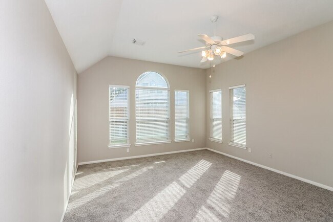 Building Photo - 3951 Eastland Lake Dr