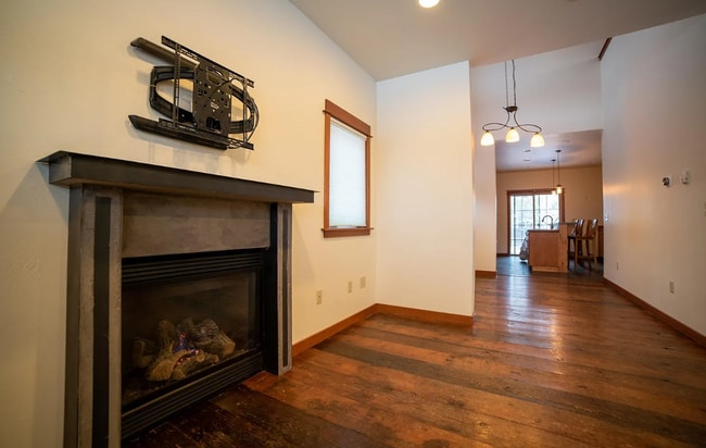 Building Photo - Gorgeous Single Family Home for Rent in Va...