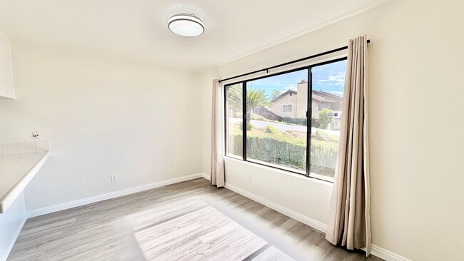 Building Photo - Wonderful Split-level Home with Spacious B...