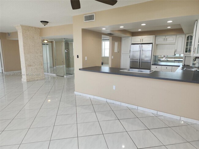 Building Photo - 11930 N Bayshore Dr