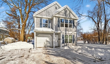 Building Photo - 13 Sligo St