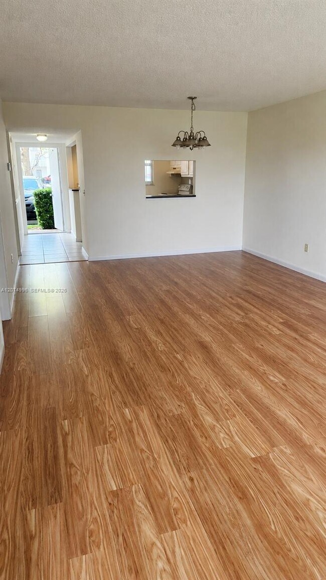 Building Photo - 6550 Royal Palm Blvd