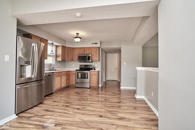Building Photo - 10856 Trailwood Dr