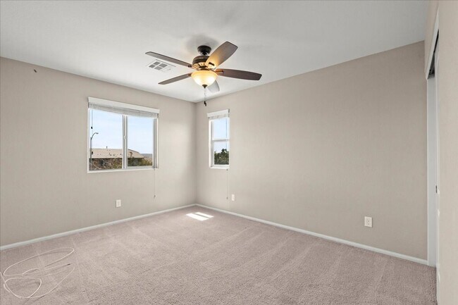 Building Photo - North Las Vegas Beauty – Roomy, Stylish, a...