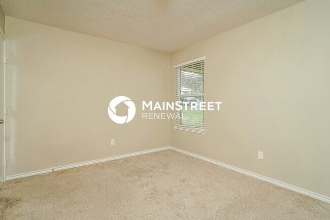 Building Photo - 3 Bedroom Pet-Friendly Home in Arlington, TX with Main Street Renewal